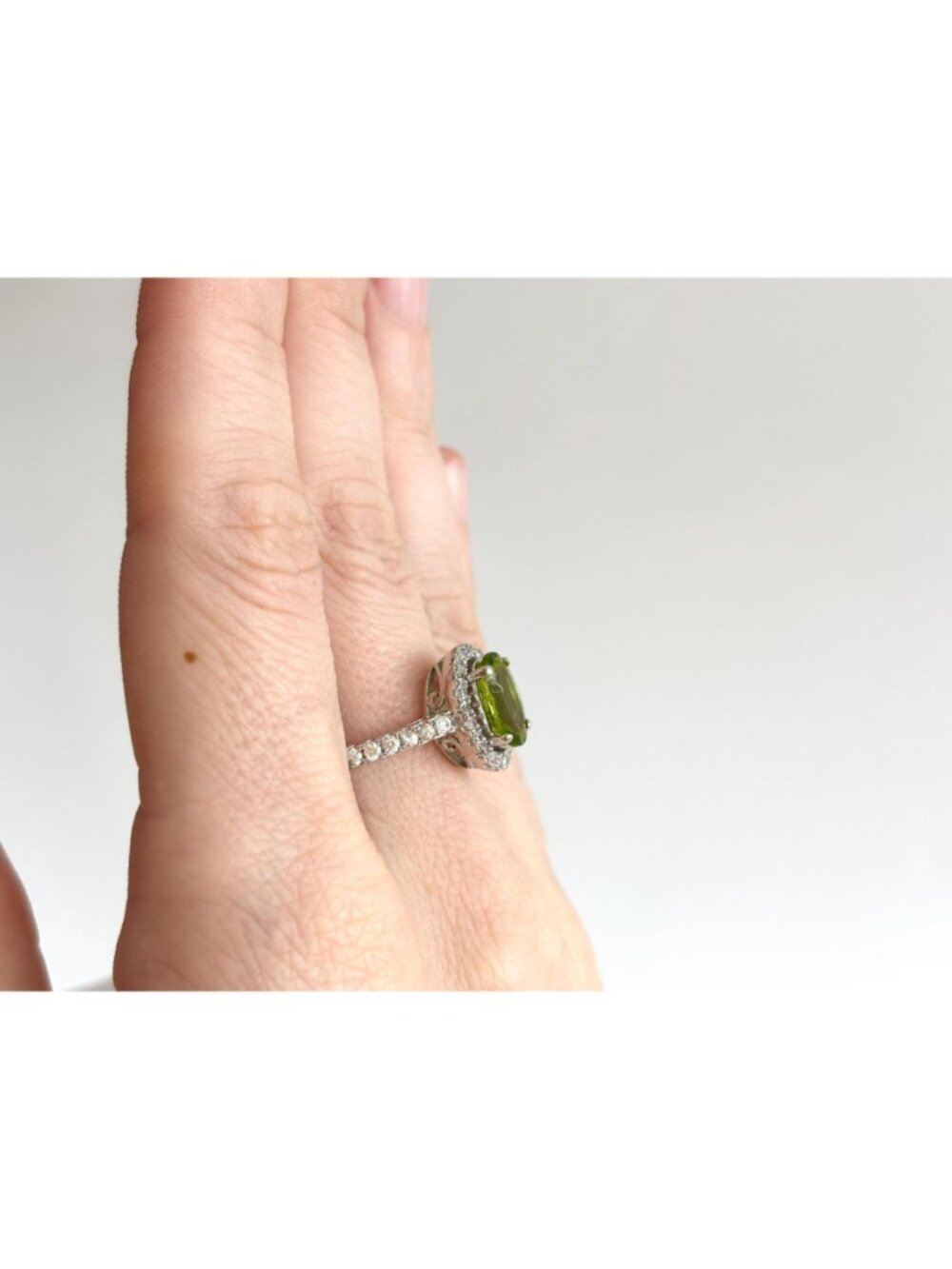 Peridot Gemstone Halo CZ Lined Sterling Silver 925 Vintage Ring - sz 7.25 - Picture 13 of 16